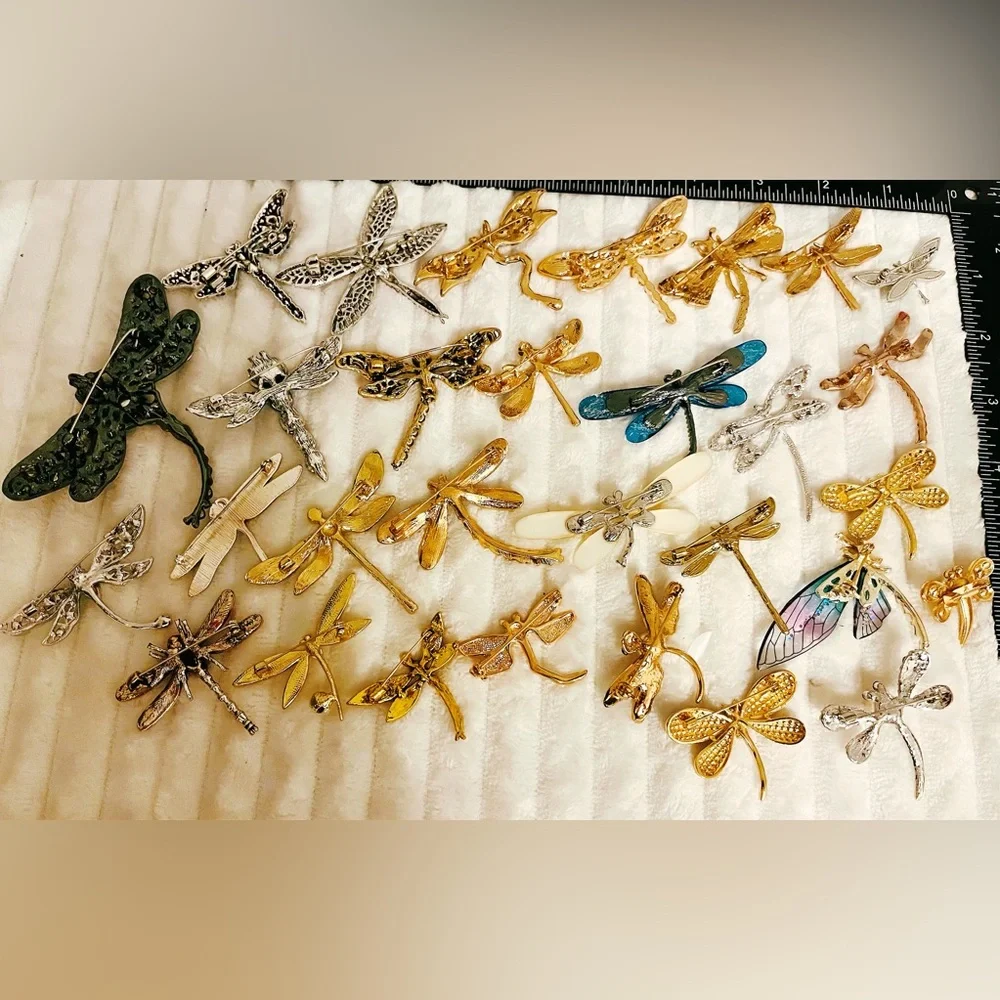Lot of 30 Mixed Dragonfly Brooches - Colorful Enamel Crystal Rhinestone Pins - Picture 2 of 2